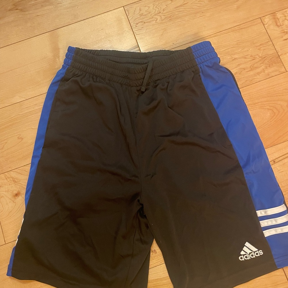 Kids blue Adidas shorts size – Kids large